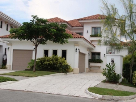 For sale House in Santa Maria Golf  Country Club