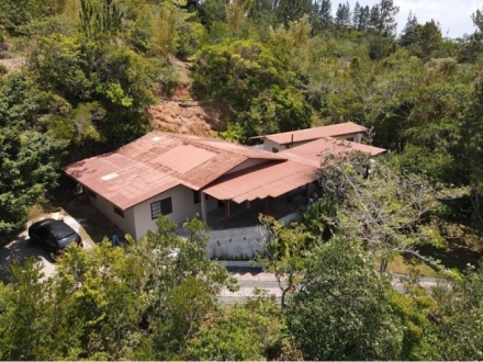 Mountain house for sale in Altos de Campana