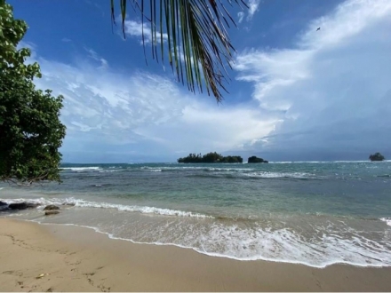 Beach front land for sale in Bocas del Toro Panama | 2299 m2 |amazing ocean view
