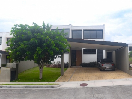 Casa Altos de Panama Barrio Alto